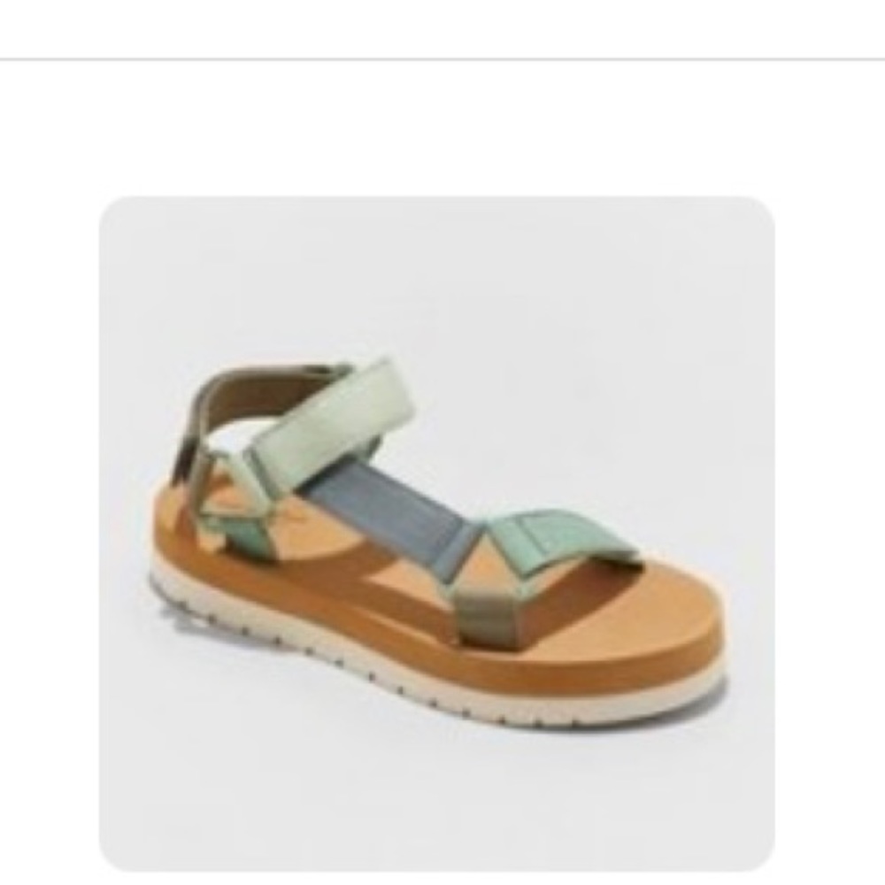 Universal thread women sandals worn once size 6